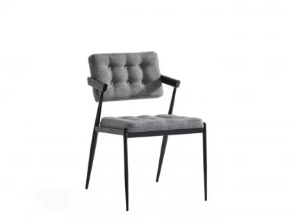 Black metal chair with Latin arms